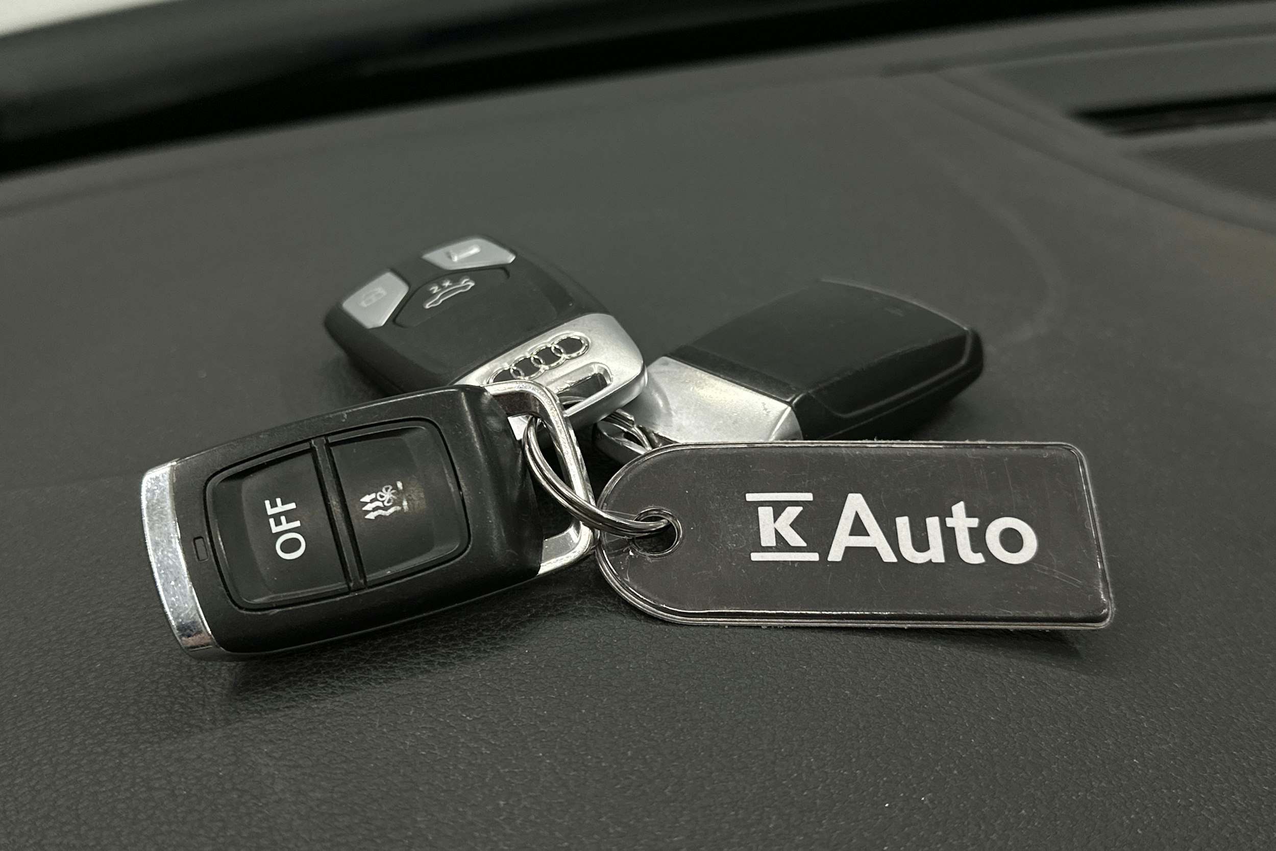 valkoinen Audi A4 2021 kuva 31.