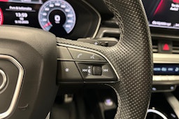 musta Audi A4 2021 kuva 15.