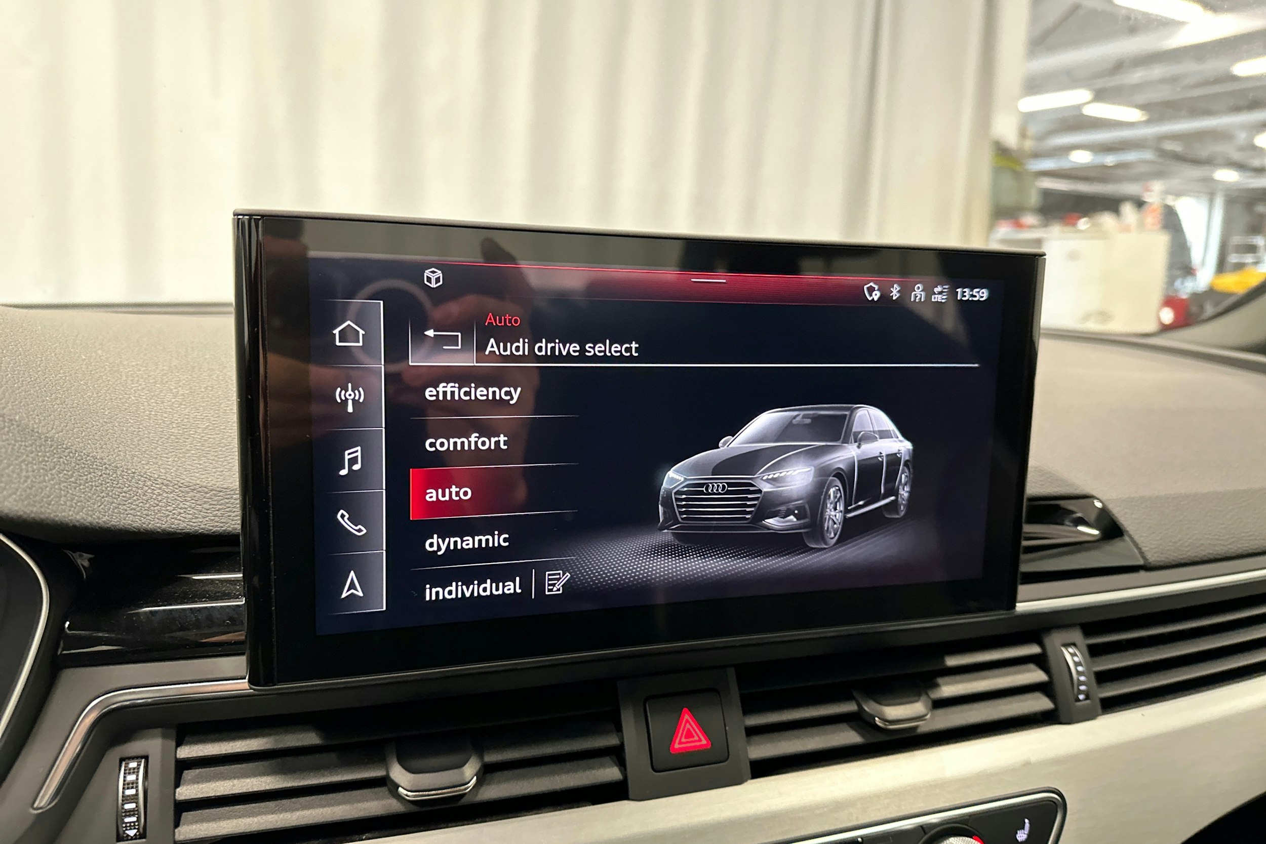 musta Audi A4 2021 kuva 18.