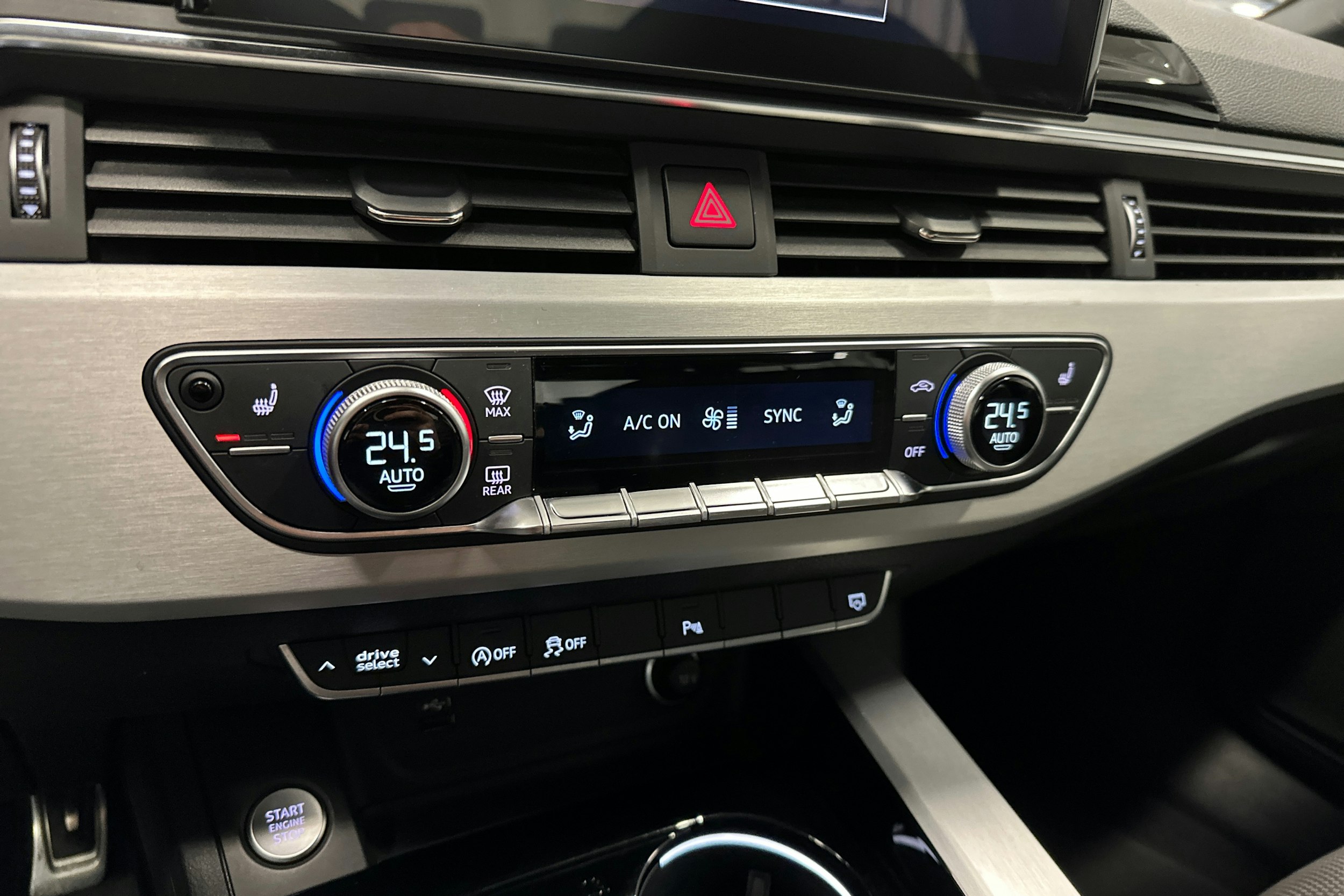 musta Audi A4 2021 kuva 21.