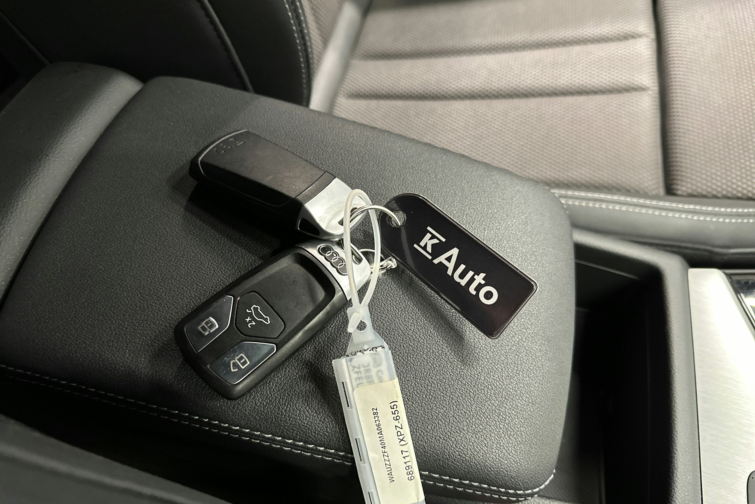 musta Audi A4 2021 kuva 26.