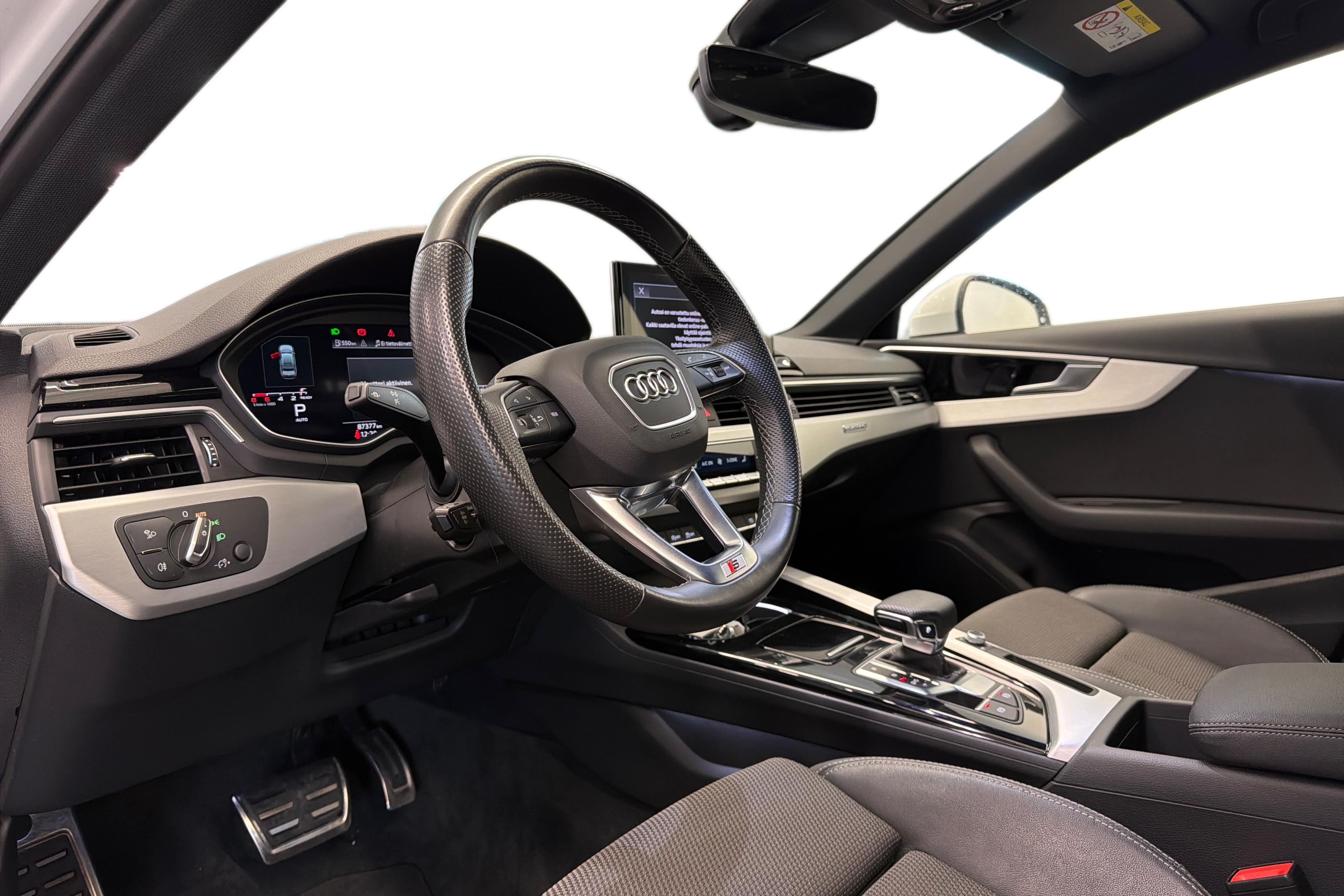 Audi A4 2021, kuva 6/31