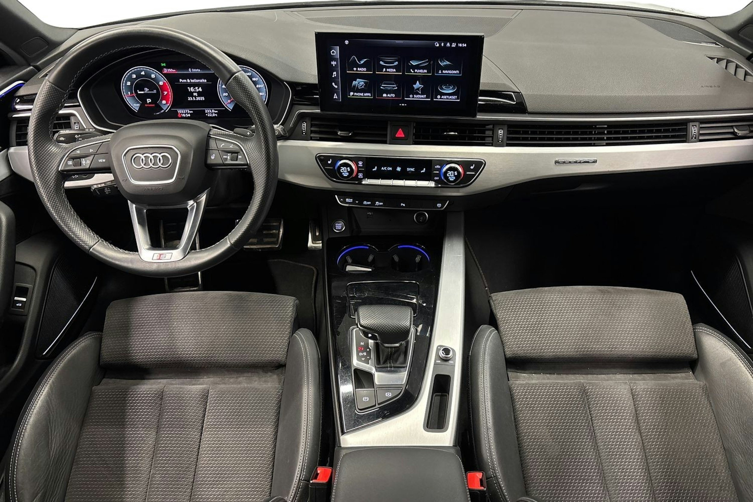 valkoinen Audi A4 2021 kuva 9.