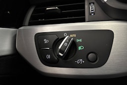 valkoinen Audi A4 2021 kuva 22.