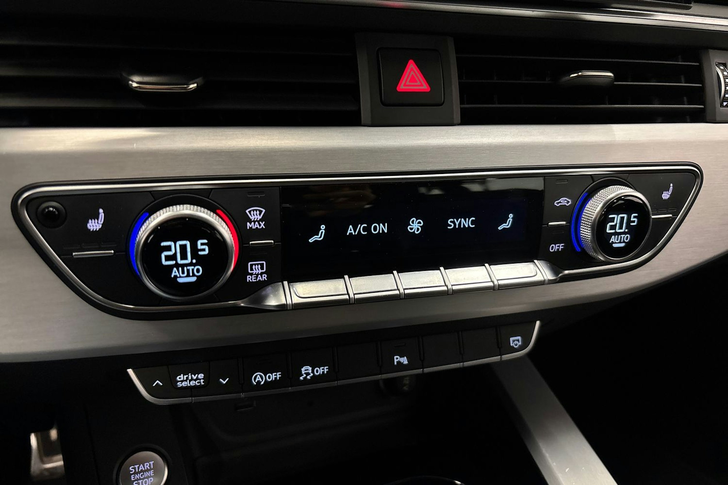 valkoinen Audi A4 2021 kuva 29.