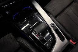 valkoinen Audi A4 2021 kuva 30.