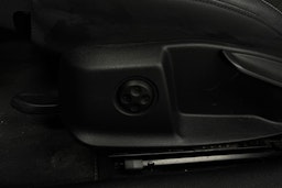 valkoinen Audi A4 2021 kuva 32.