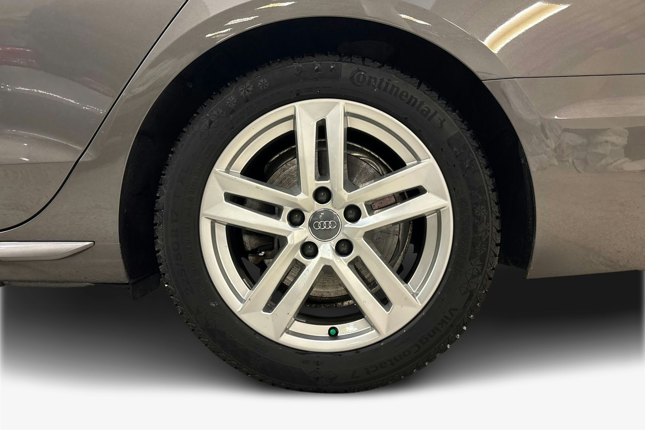 harmaa Audi A4 2021 kuva 11.