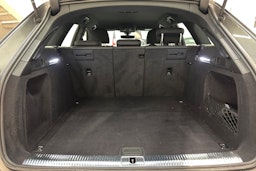 harmaa Audi A4 2021 kuva 16.