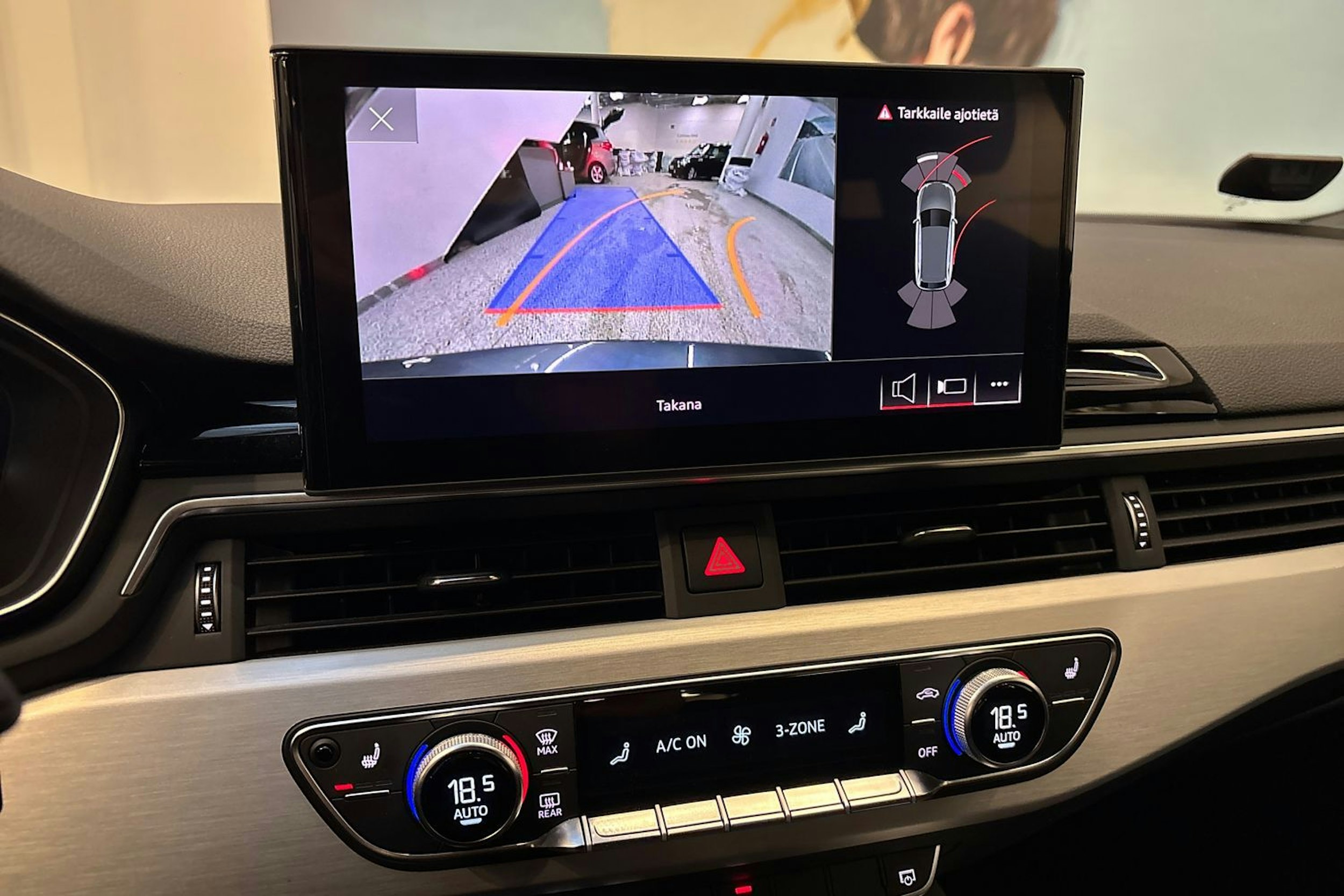 harmaa Audi A4 2021 kuva 22.