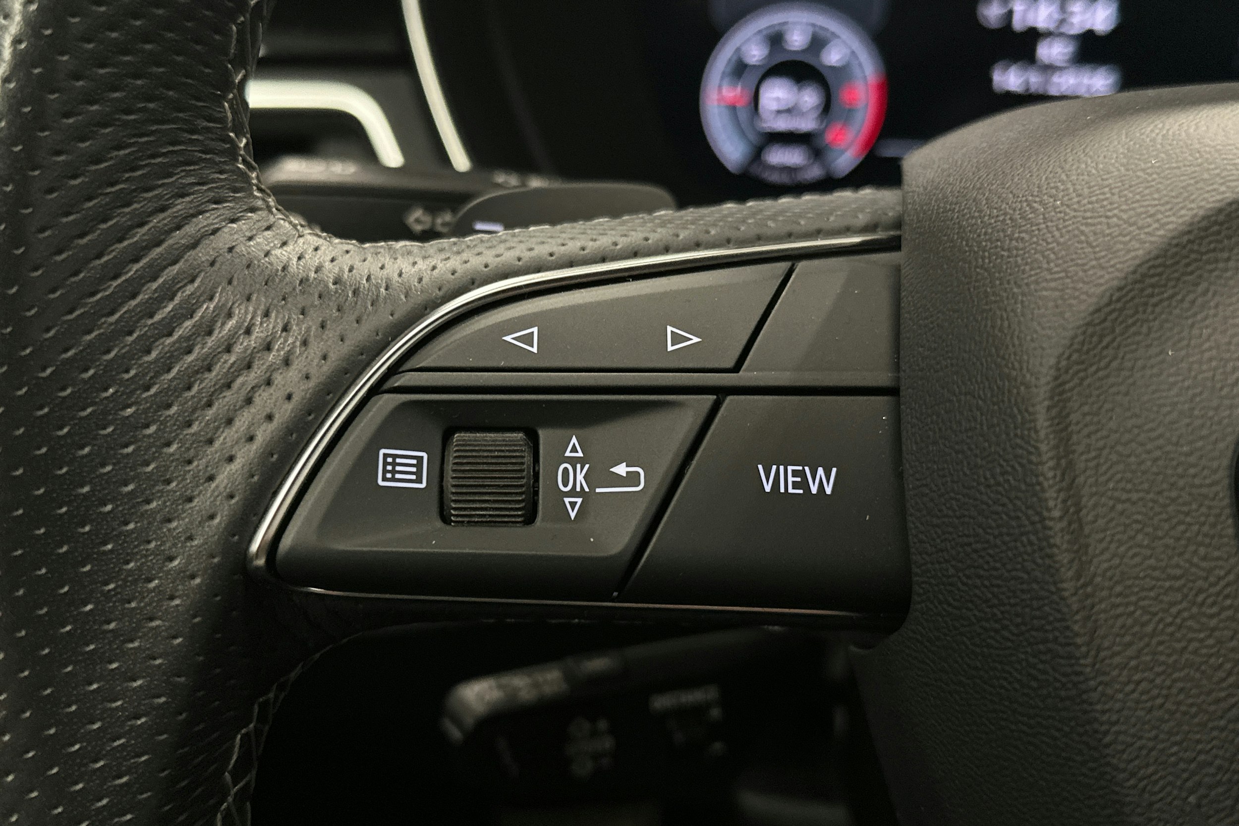 musta Audi A4 2021 kuva 17.