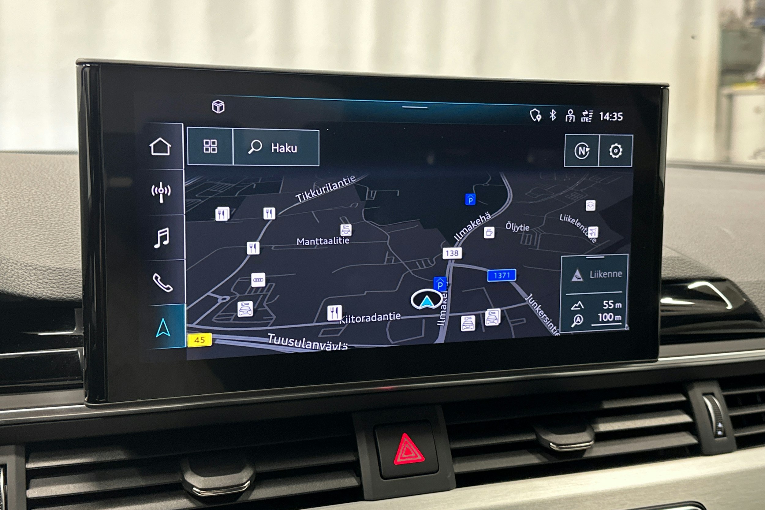 musta Audi A4 2021 kuva 20.