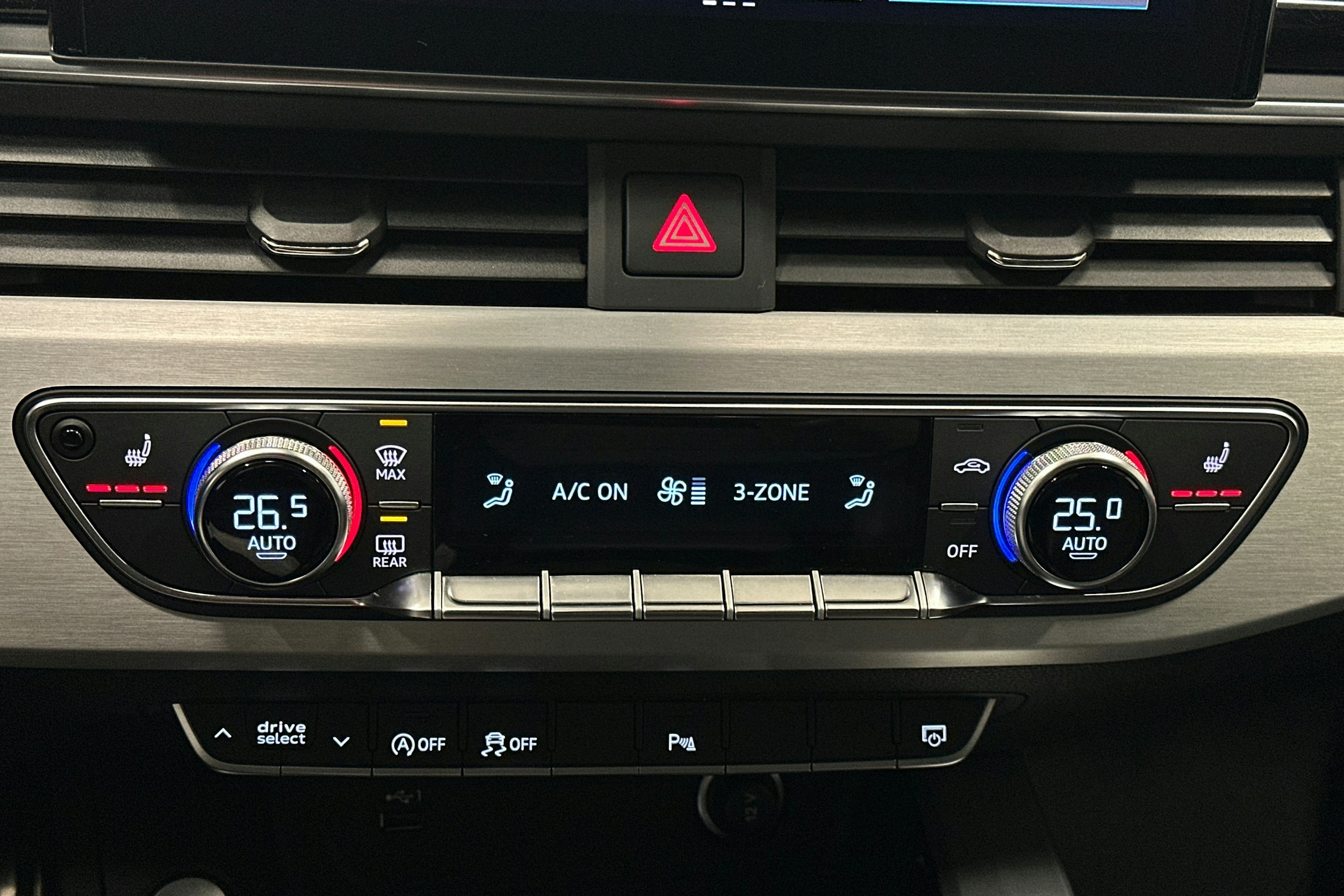 musta Audi A4 2021 kuva 27.