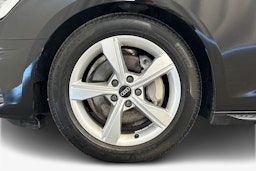 Musta Audi A4 2021 kuva 9.