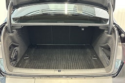 Musta Audi A4 2021 kuva 11.