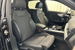 Musta Audi A4 2021 kuva 16.