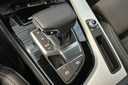 Musta Audi A4 2021 kuva 27.