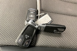 valkoinen Audi A4 2021 kuva 18.