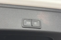 valkoinen Audi A4 2021 kuva 12.