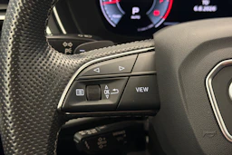 valkoinen Audi A4 2021 kuva 16.