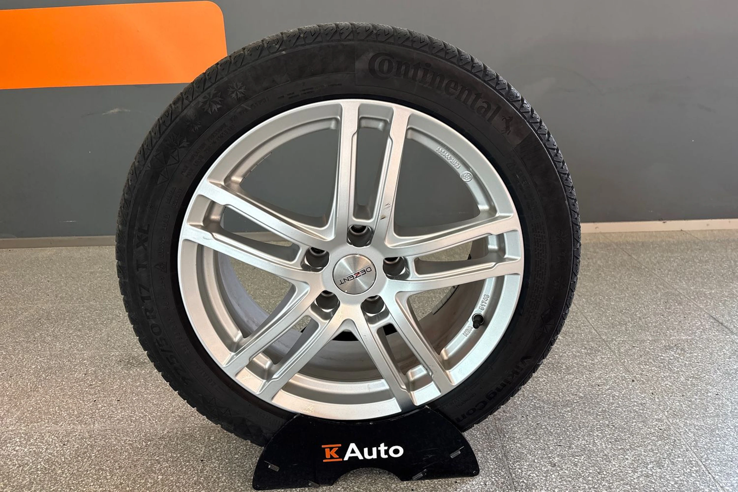 musta Audi A4 2021 kuva 10.