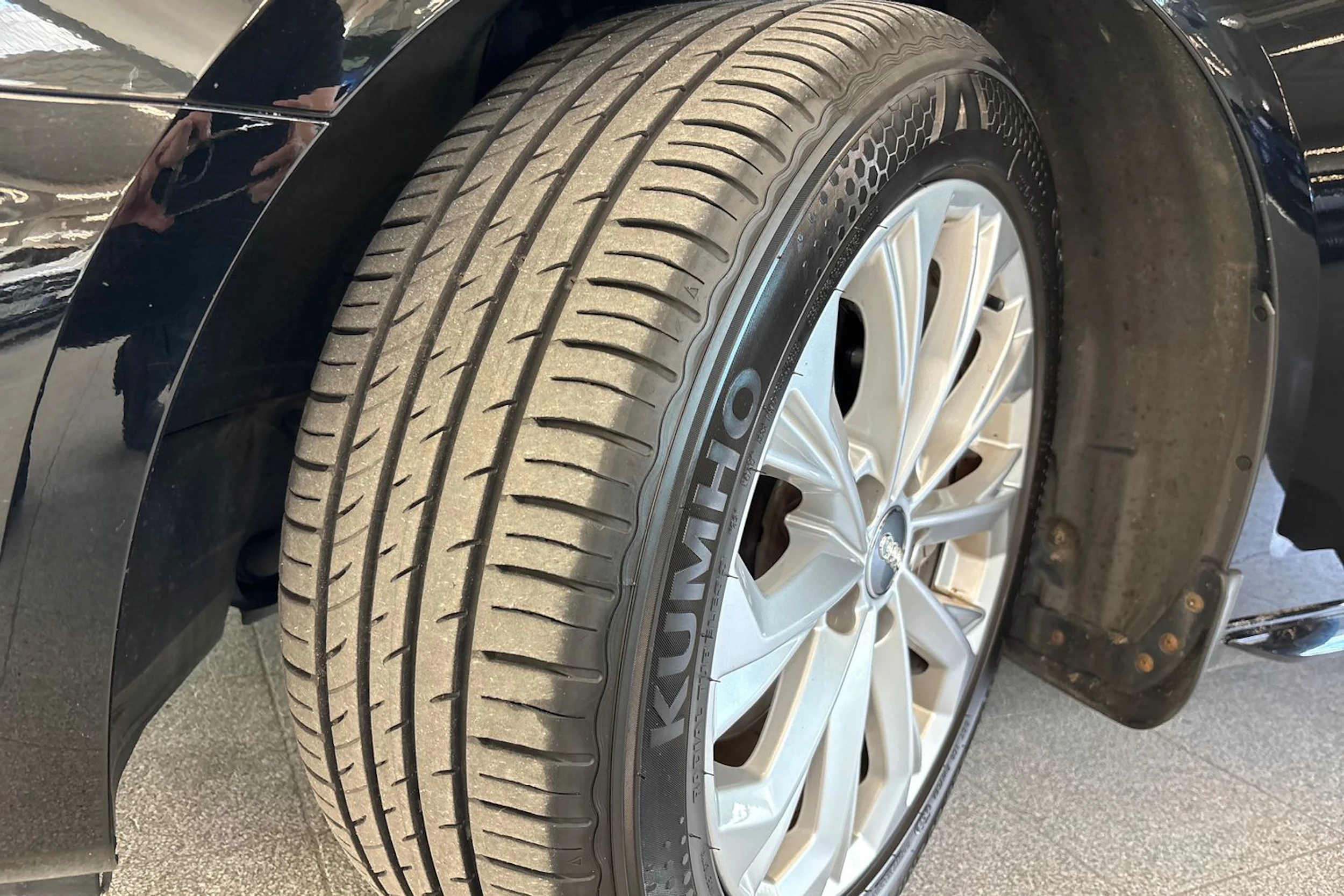 musta Audi A4 2021 kuva 11.