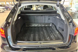 musta Audi A4 2021 kuva 22.