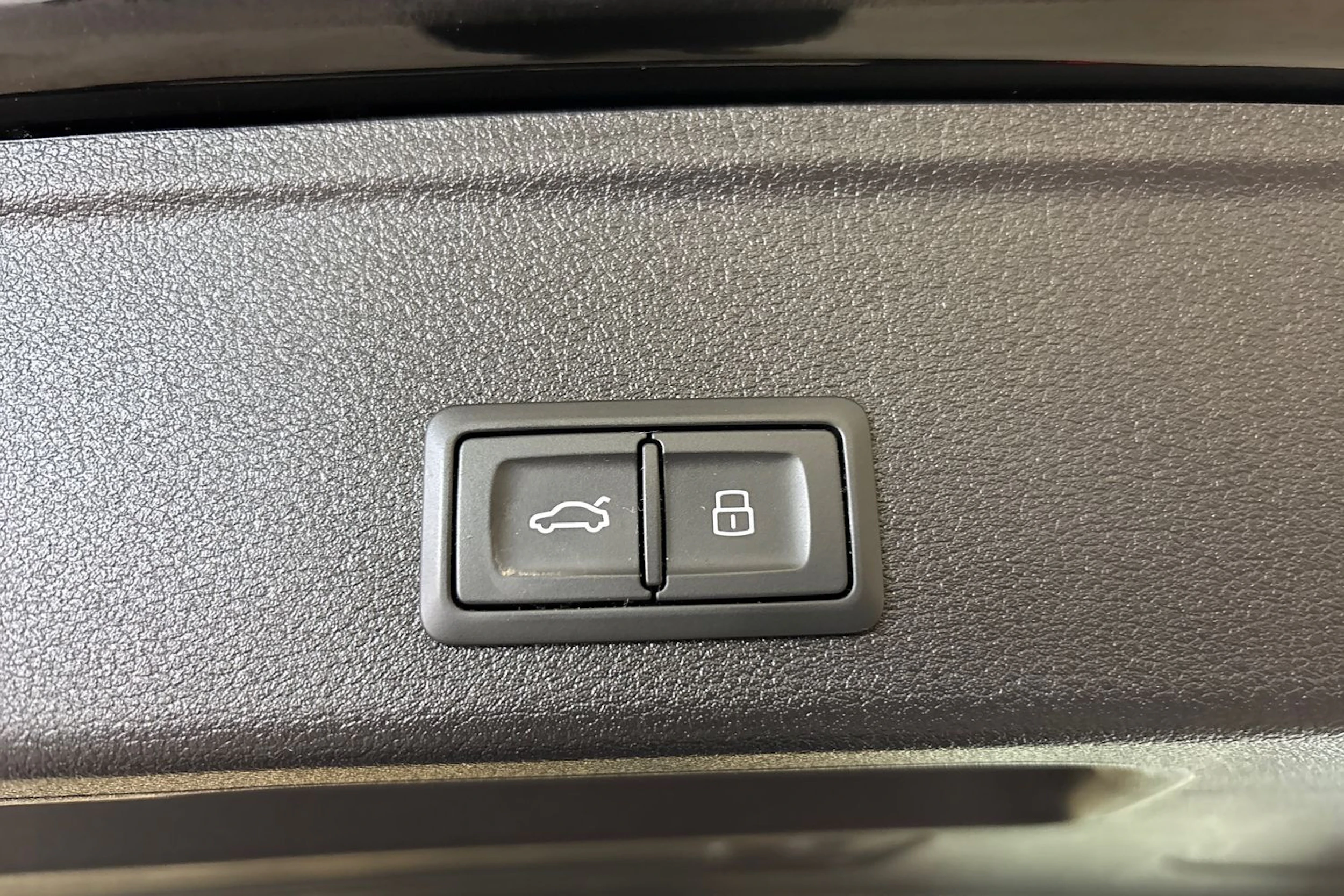 musta Audi A4 2021 kuva 23.