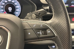 musta Audi A4 2022 kuva 17.