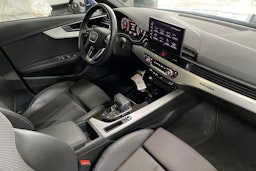 Sininen Audi A4 2022 kuva 12.