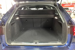 Sininen Audi A4 2022 kuva 13.