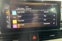 Sininen Audi A4 2022 kuva 20.