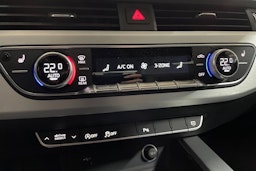 Sininen Audi A4 2022 kuva 22.