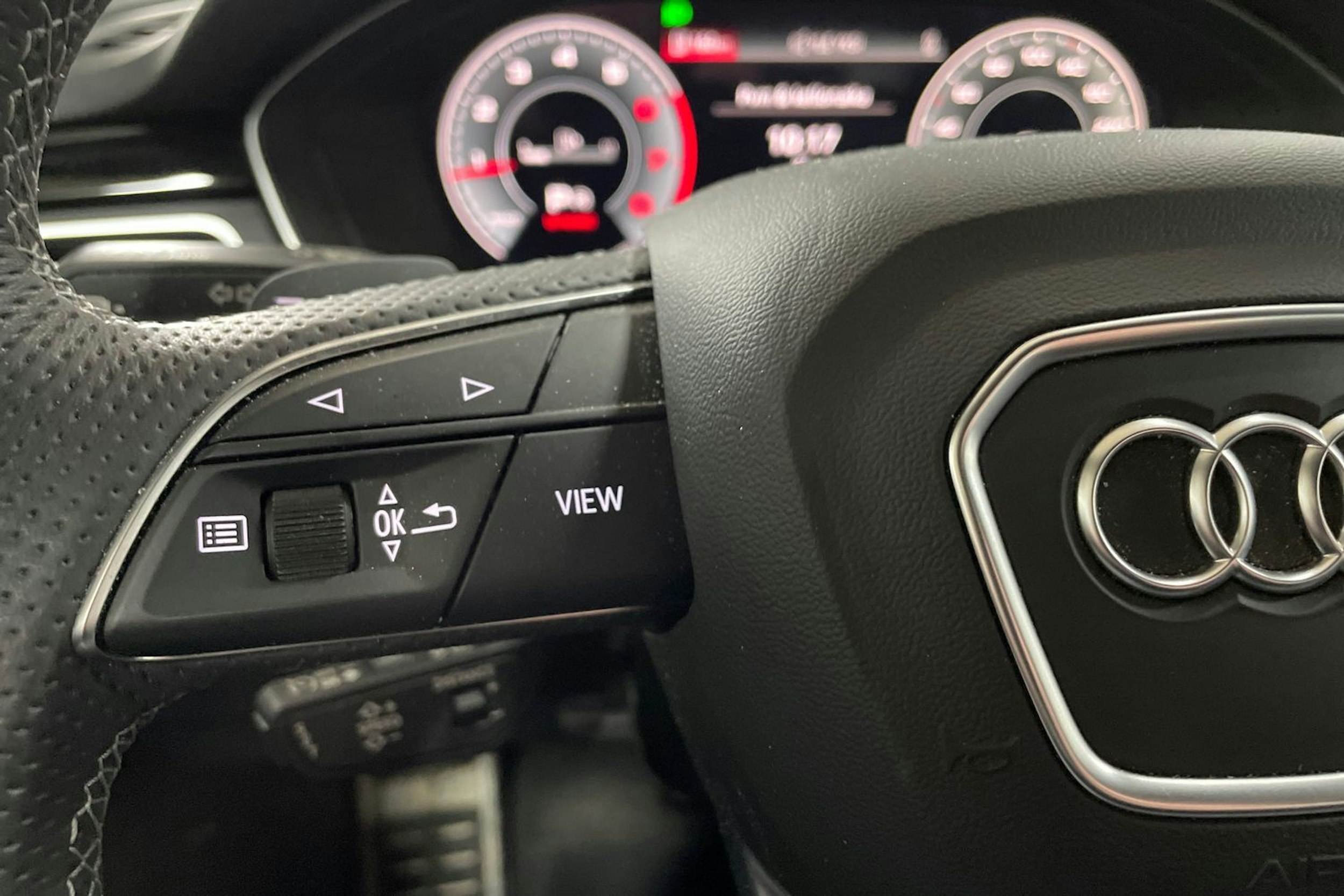 Sininen Audi A4 2022 kuva 24.