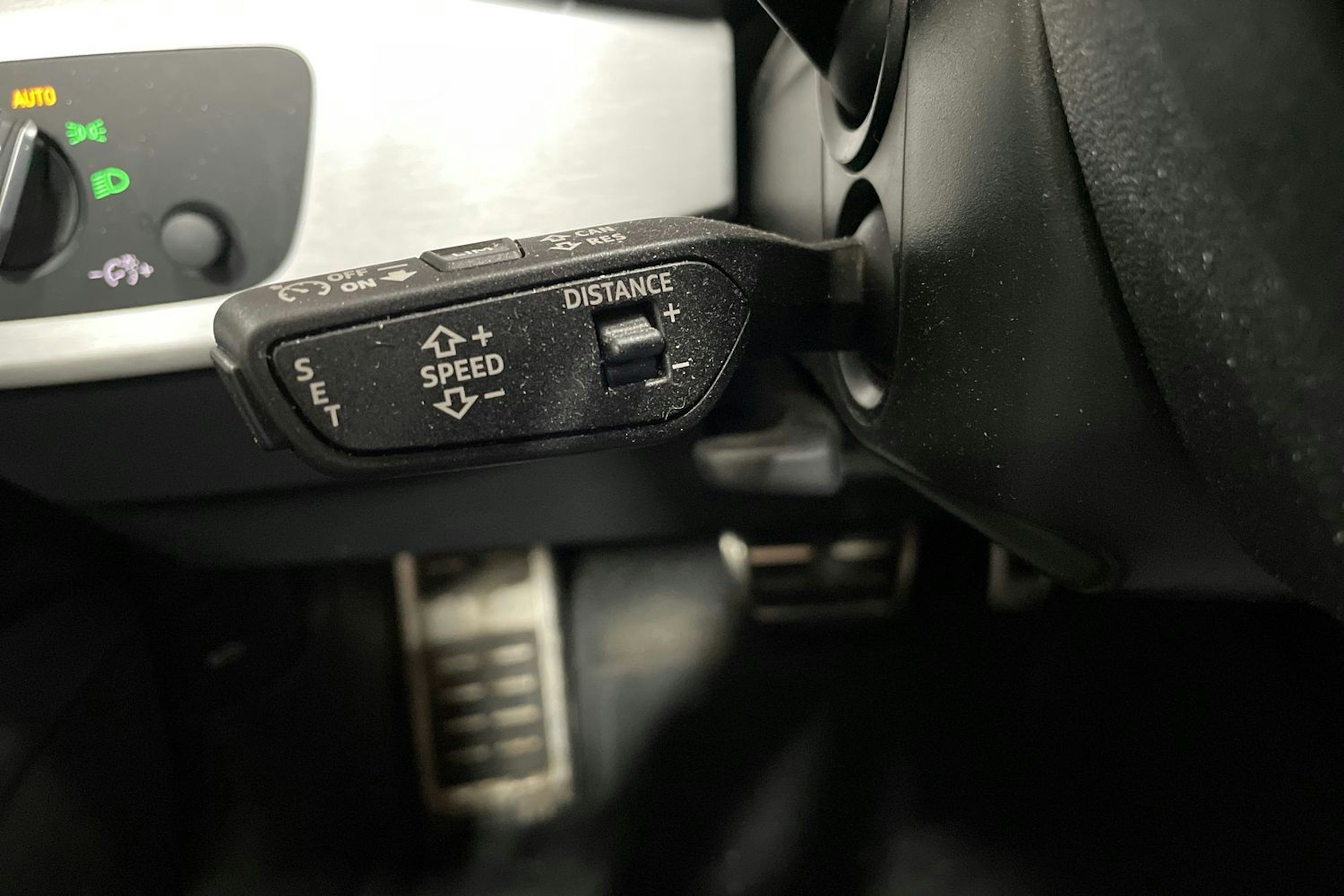 Sininen Audi A4 2022 kuva 25.