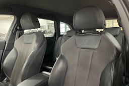 Sininen Audi A4 2022 kuva 26.