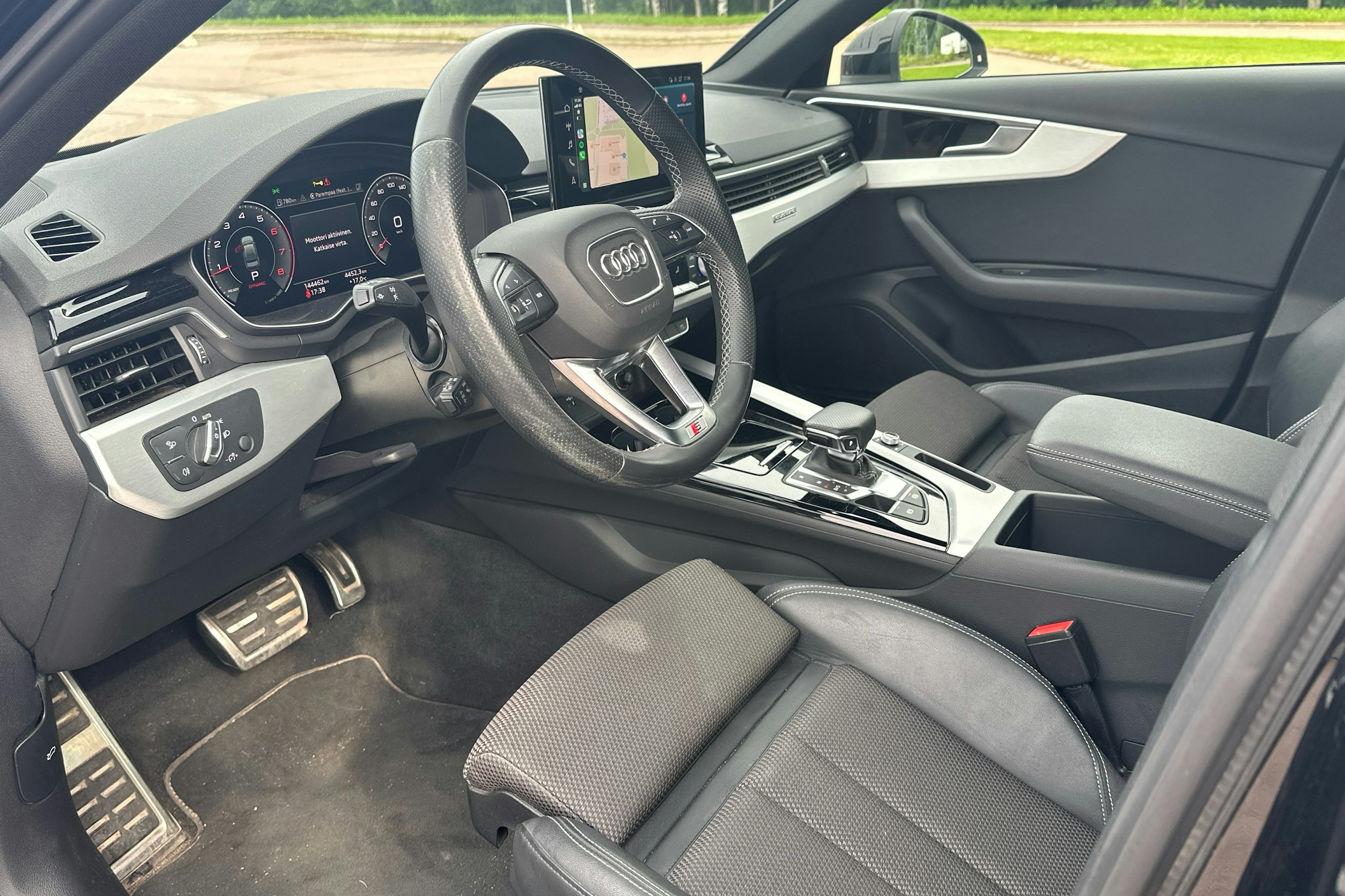 musta Audi A4 2022 kuva 3.