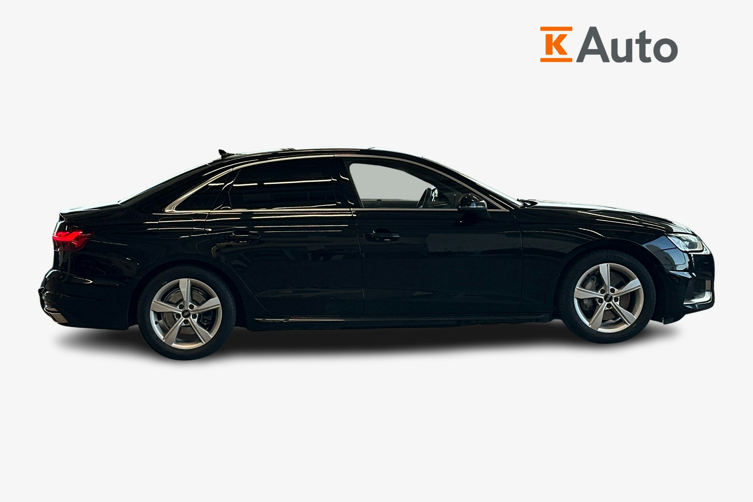 musta Audi A4 2022 kuva 5.