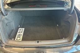 musta Audi A4 2022 kuva 15.