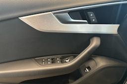musta Audi A4 2022 kuva 20.