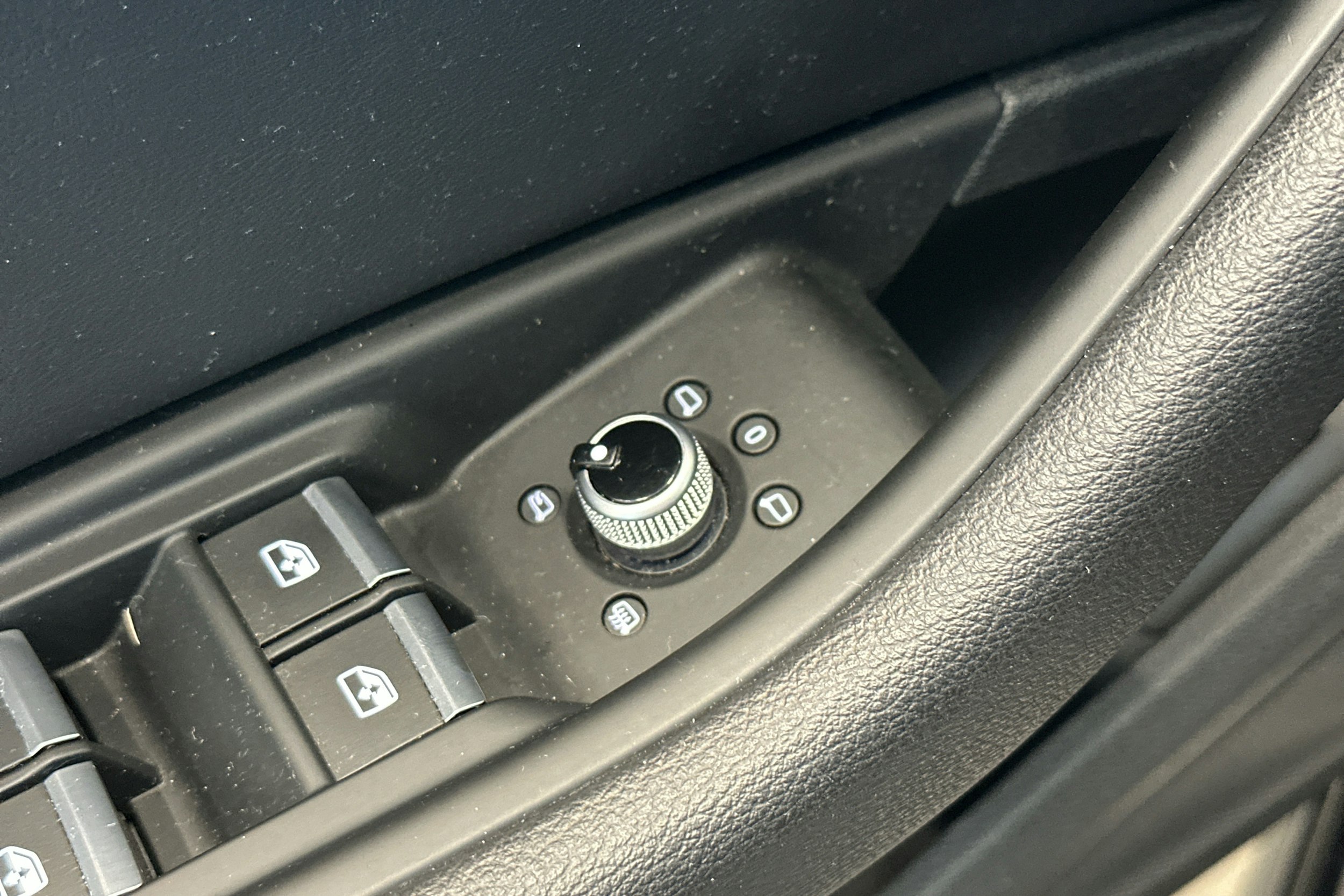 musta Audi A4 2022 kuva 21.