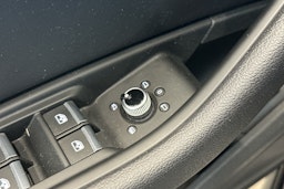 musta Audi A4 2022 kuva 21.