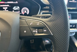 musta Audi A4 2022 kuva 27.