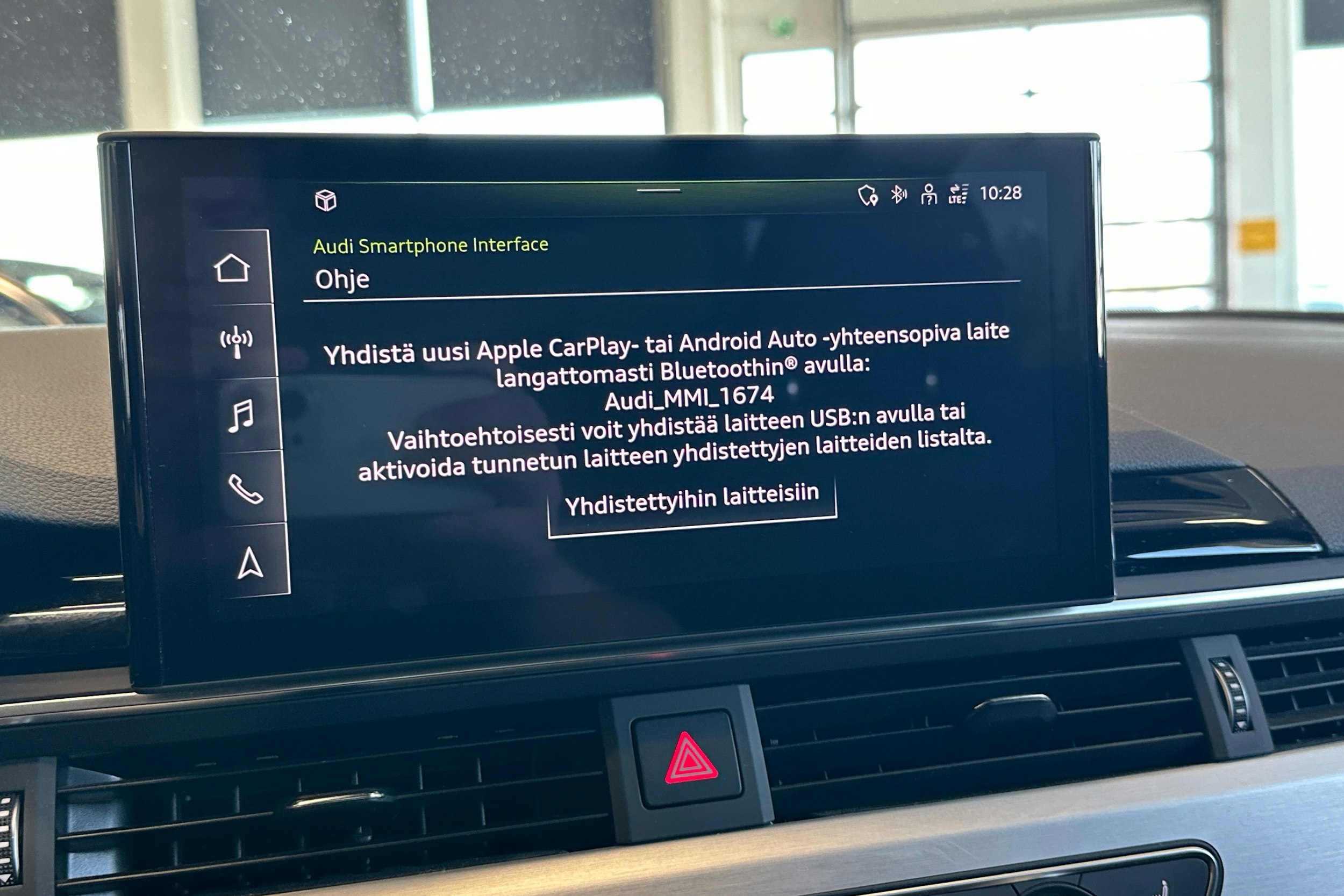musta Audi A4 2022 kuva 30.