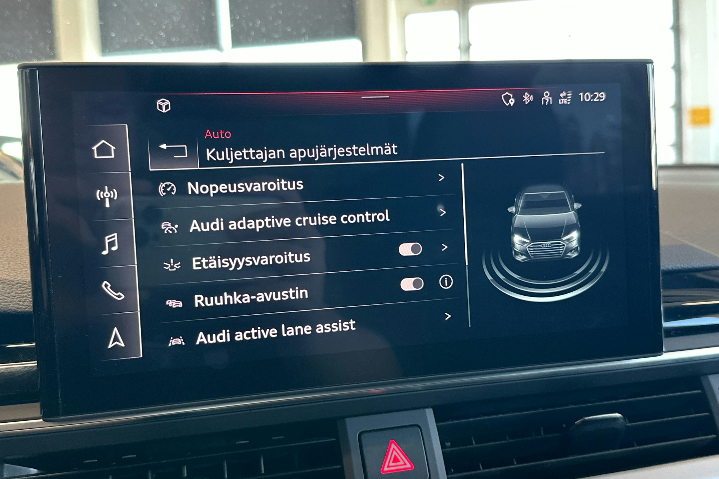 musta Audi A4 2022 kuva 35.