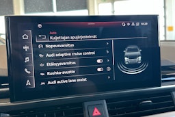 musta Audi A4 2022 kuva 35.