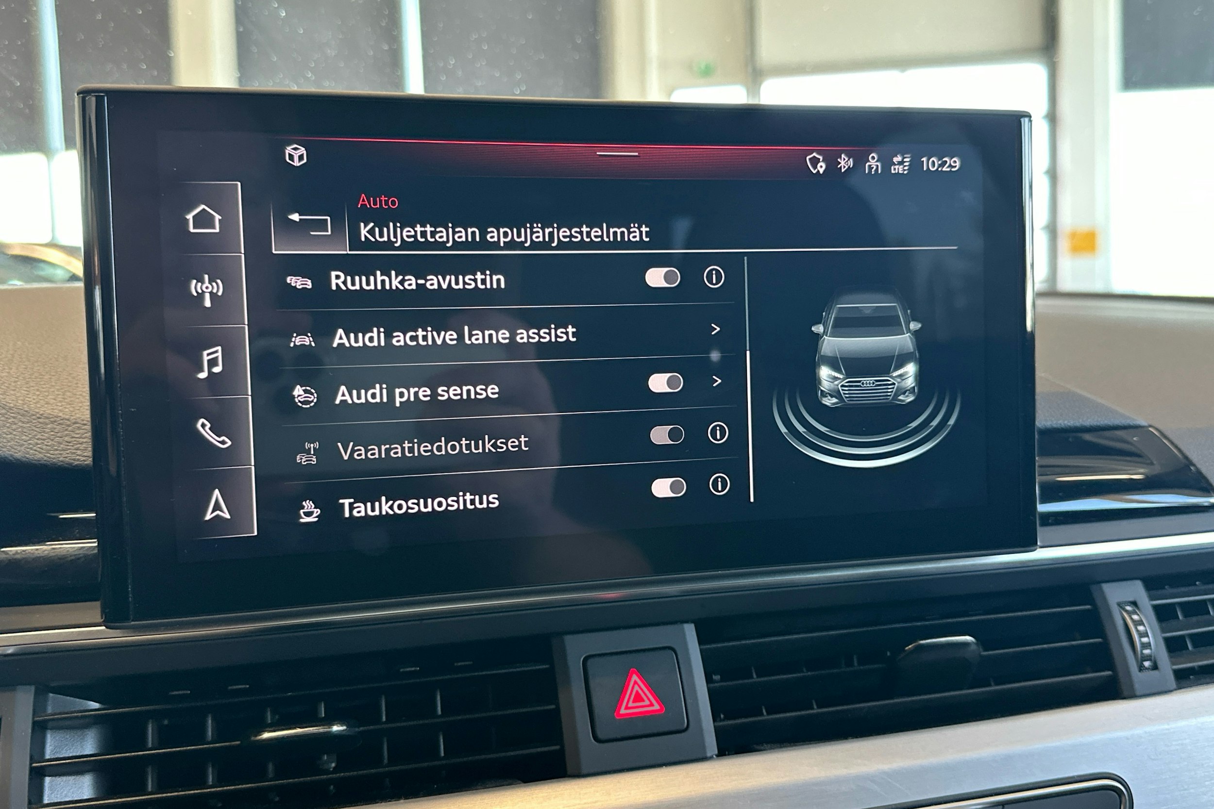 musta Audi A4 2022 kuva 36.
