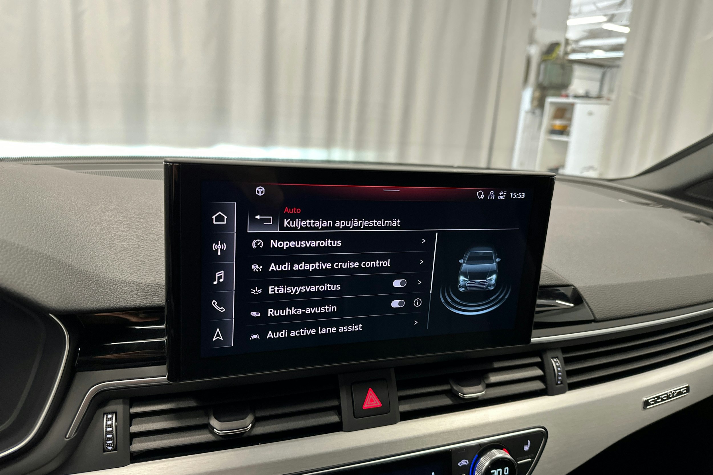 valkoinen Audi A4 2022 kuva 22.