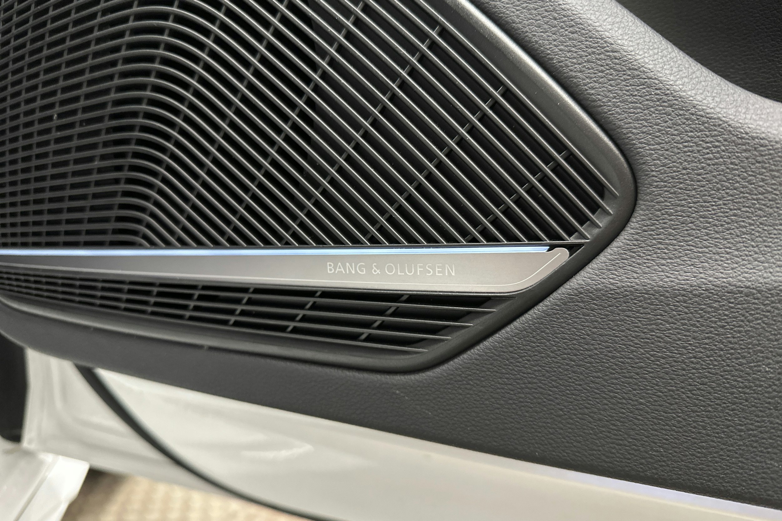valkoinen Audi A4 2022 kuva 28.