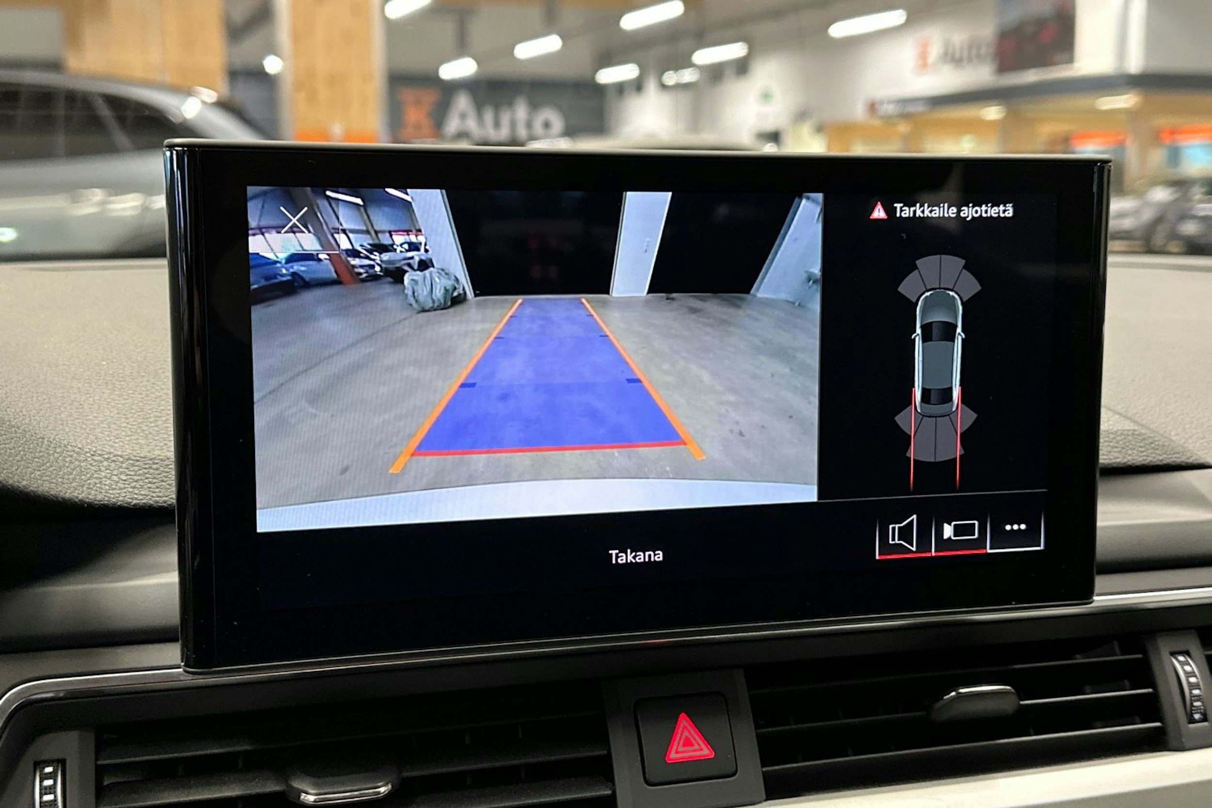 valkoinen Audi A4 2022 kuva 15.